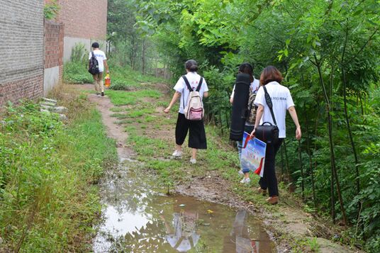 晨阳水漆爱心赞助河大学生寻访百名抗战老兵