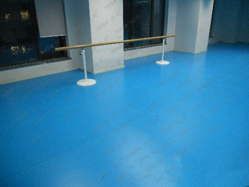 优尚地板：舞台塑胶地板性能解析