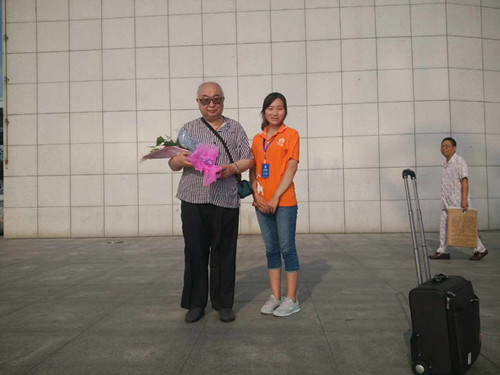 全国客商陆续抵达光山 三元精英团队积极开展接待工作