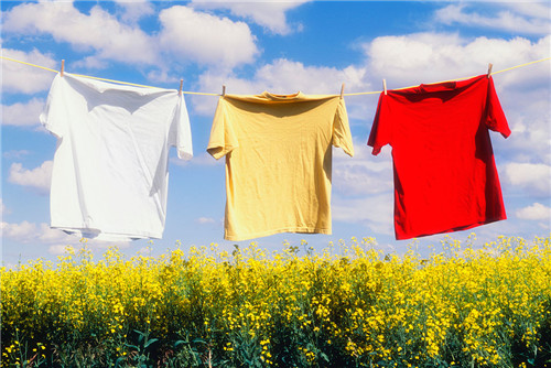 洗衣粉和洗衣液，哪个用来洗衣服更好？