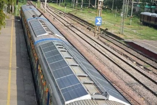 【好拾快讯】印度的第一辆太阳能火车终面世,美国网友开启疯狂吐槽模式