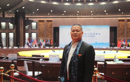 恭贺匠王红木家具G20峰会举办地再获“双料大奖”