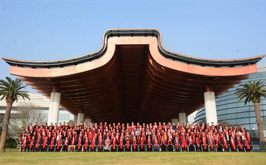 宋建文：“行动+坚持“让中国红木家具持续闪耀世界
