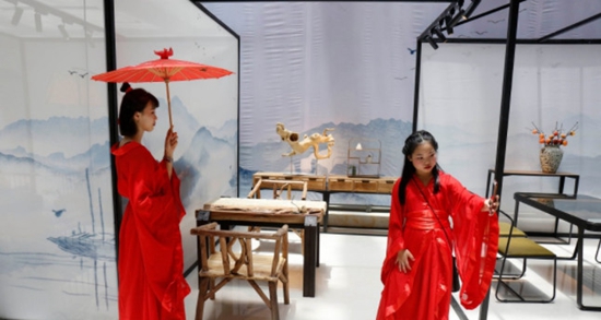 古典与现代结合，2018新中式红木家具展在大涌开show