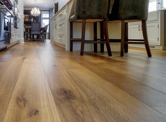 新房装修铺木地板，多层实木复合地板怎么挑