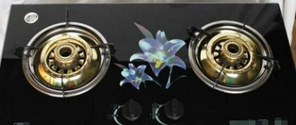 选择燃气灶时，选“不锈钢”燃气灶，还是“玻璃”燃气灶？