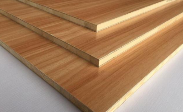 装修板材实木颗粒板、实木生态板、多层板、实木板等哪个好？