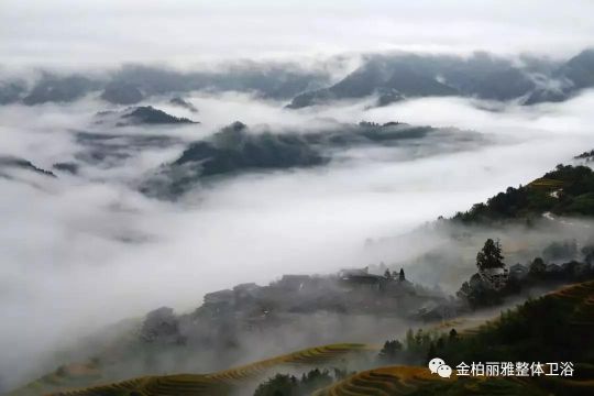 金柏丽雅·智能岩板系列：清丽山水间，朦胧烟雨尘