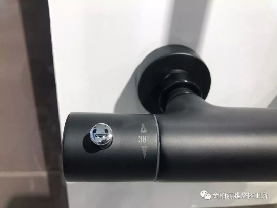 金柏丽雅卫浴HS671-6恒温淋浴花洒，记忆锁定38℃